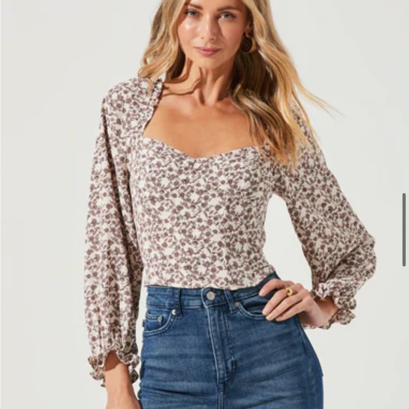 Astr Tops - Astr Floral Square-Neck Puff Sleeve Top in Cream and Brown